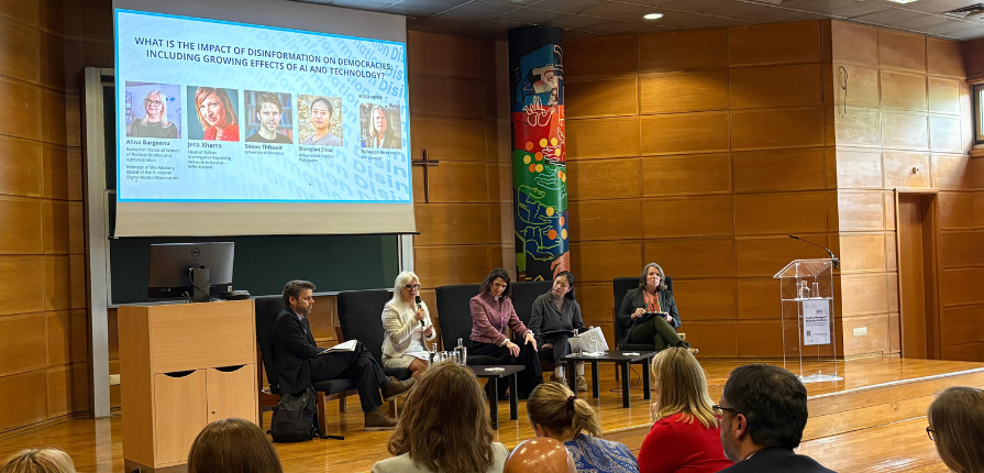 The event addressed crucial challenges of contemporary society, such as disinformation, manipulation, and the impact of artificial intelligence.